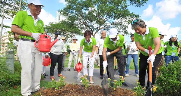Inside RGE - From left - APRIL Group Chairman Mr Bey Soo Khiang, Senior Minister of State Mrs Josephine Teo, NParks ACEO Kong Yit San