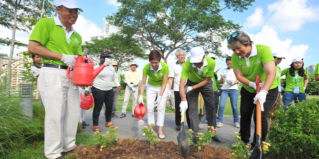 Inside RGE - From left - APRIL Group Chairman Mr Bey Soo Khiang, Senior Minister of State Mrs Josephine Teo, NParks ACEO Kong Yit San