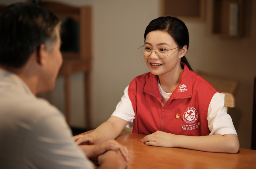 Vinda volunteers visiting beneficiaries.